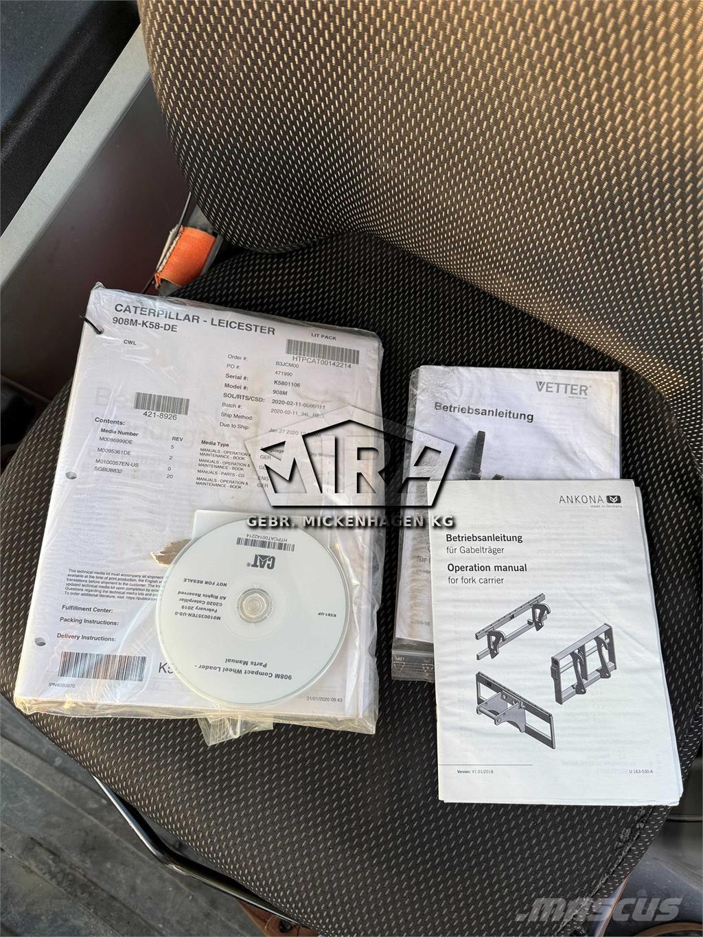 CAT 908M Iekrāvēji uz riteņiem