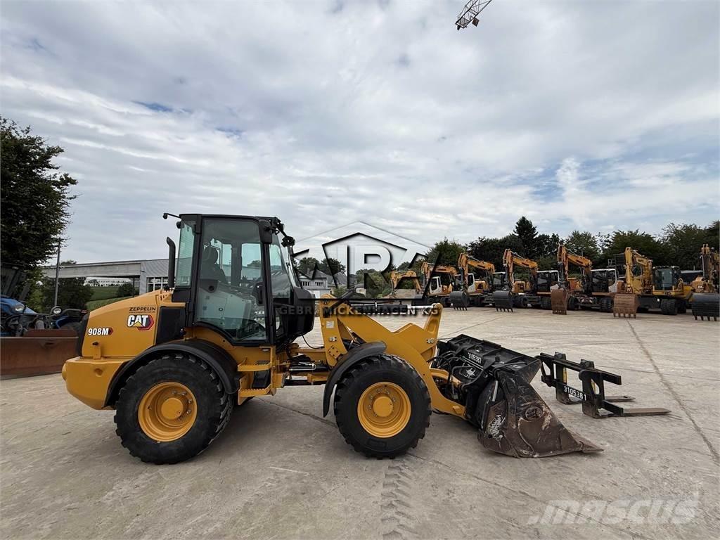 CAT 908M Iekrāvēji uz riteņiem