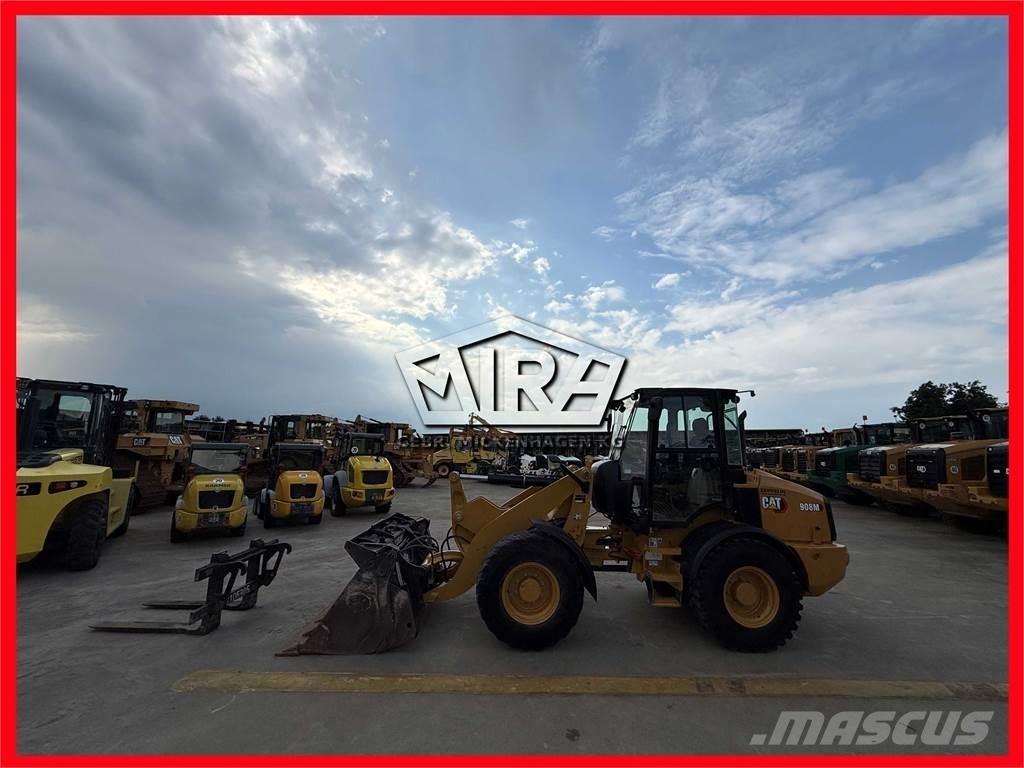 CAT 908M Iekrāvēji uz riteņiem