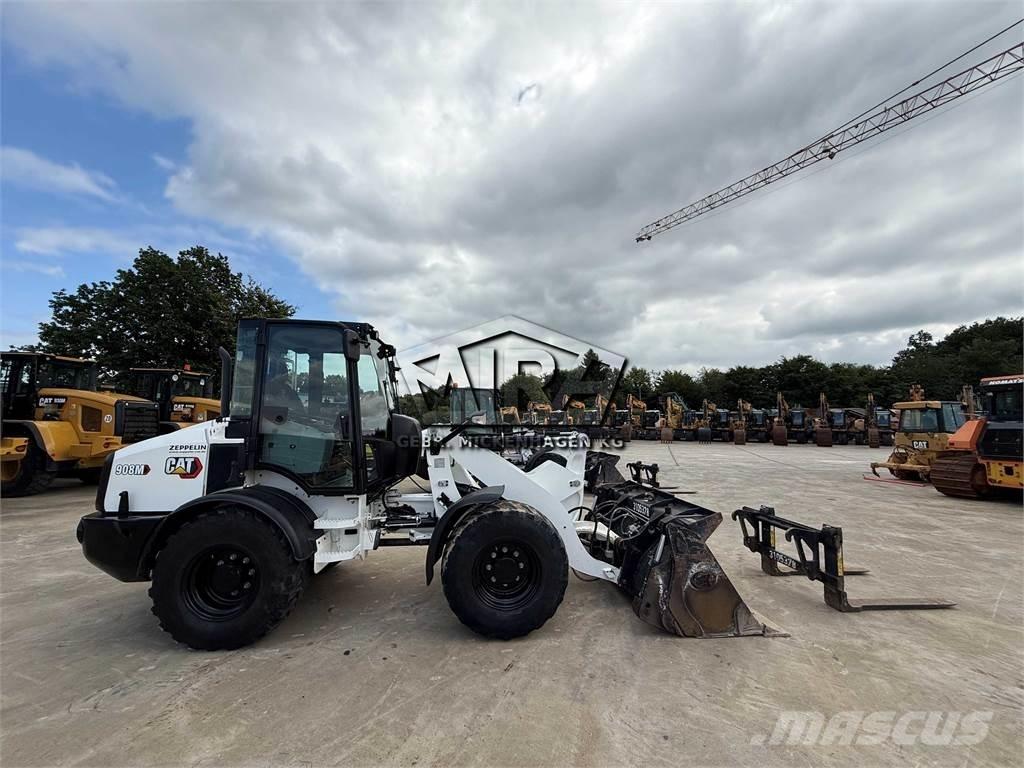 CAT 908M Iekrāvēji uz riteņiem