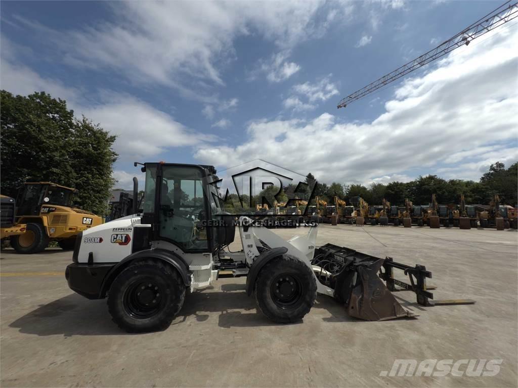 CAT 908M Iekrāvēji uz riteņiem
