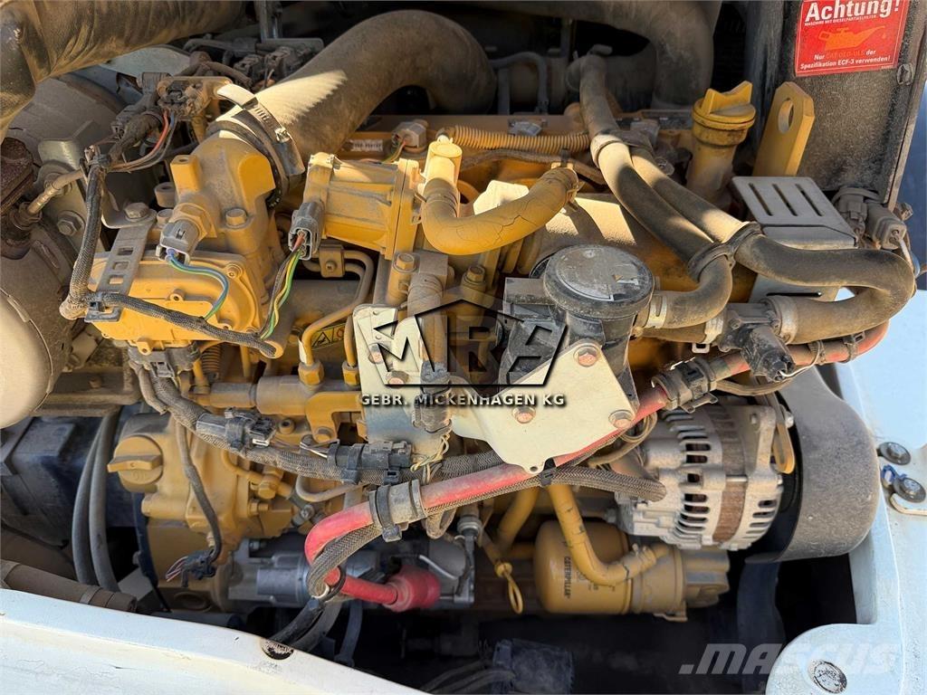 CAT 908M Iekrāvēji uz riteņiem