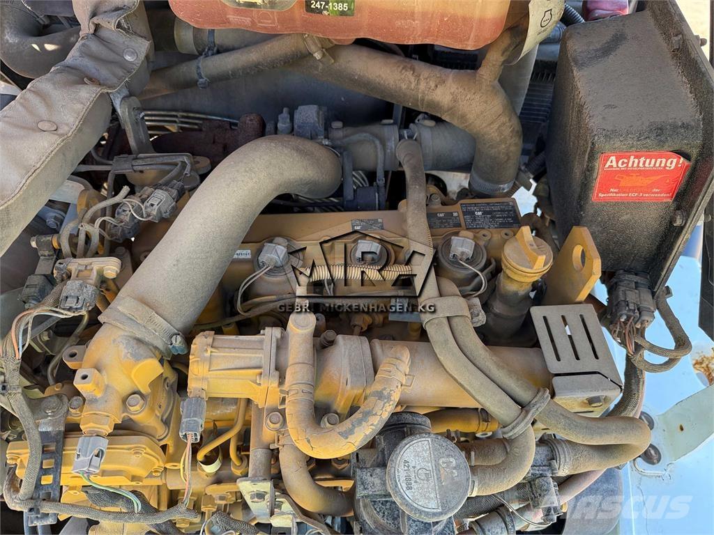 CAT 908M Iekrāvēji uz riteņiem