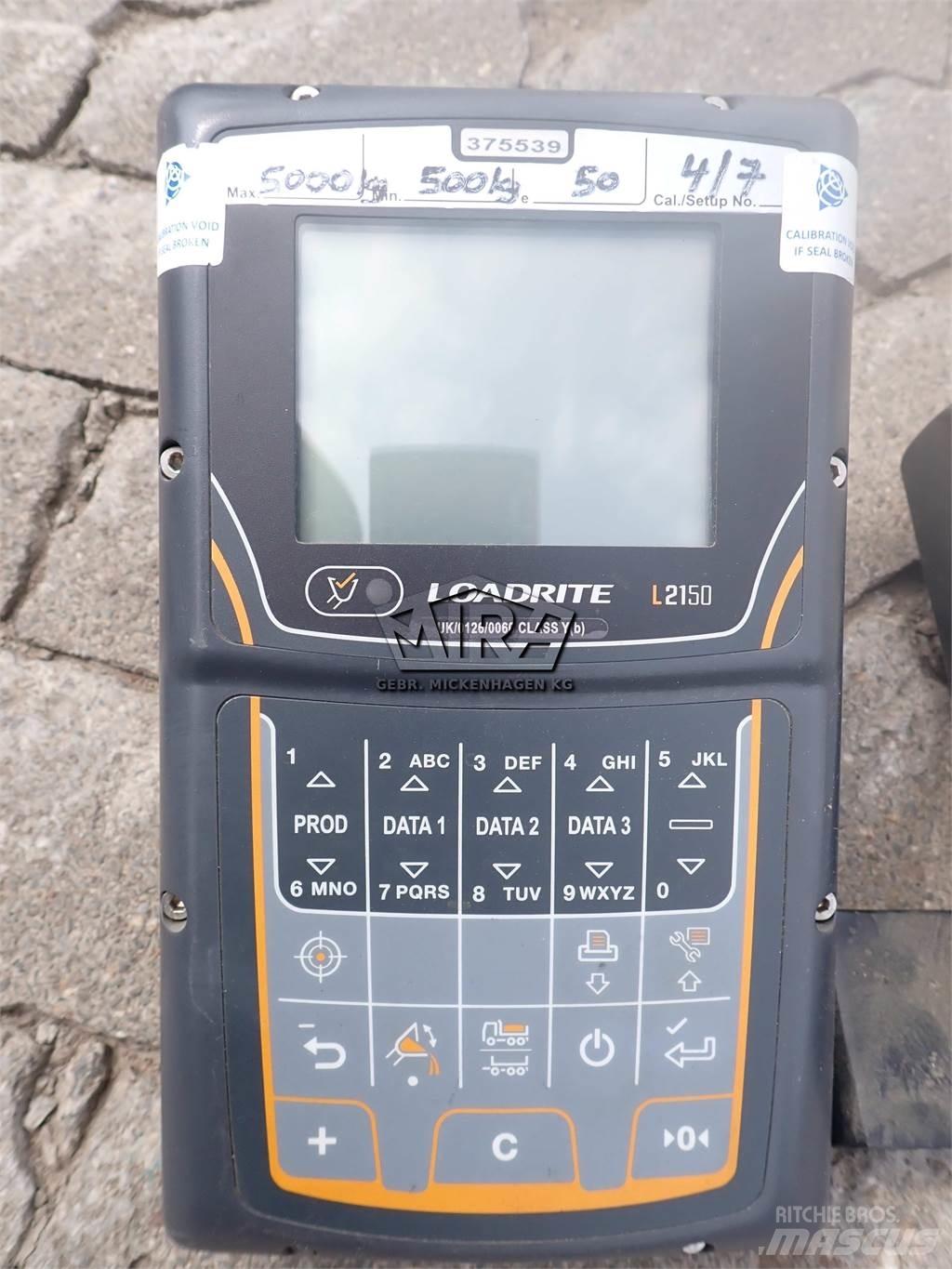 CAT 926 M/ Waage Kabīnes un interjers