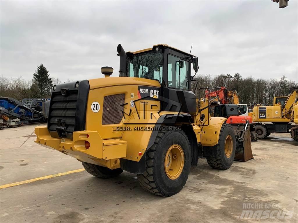 CAT 930M Iekrāvēji uz riteņiem