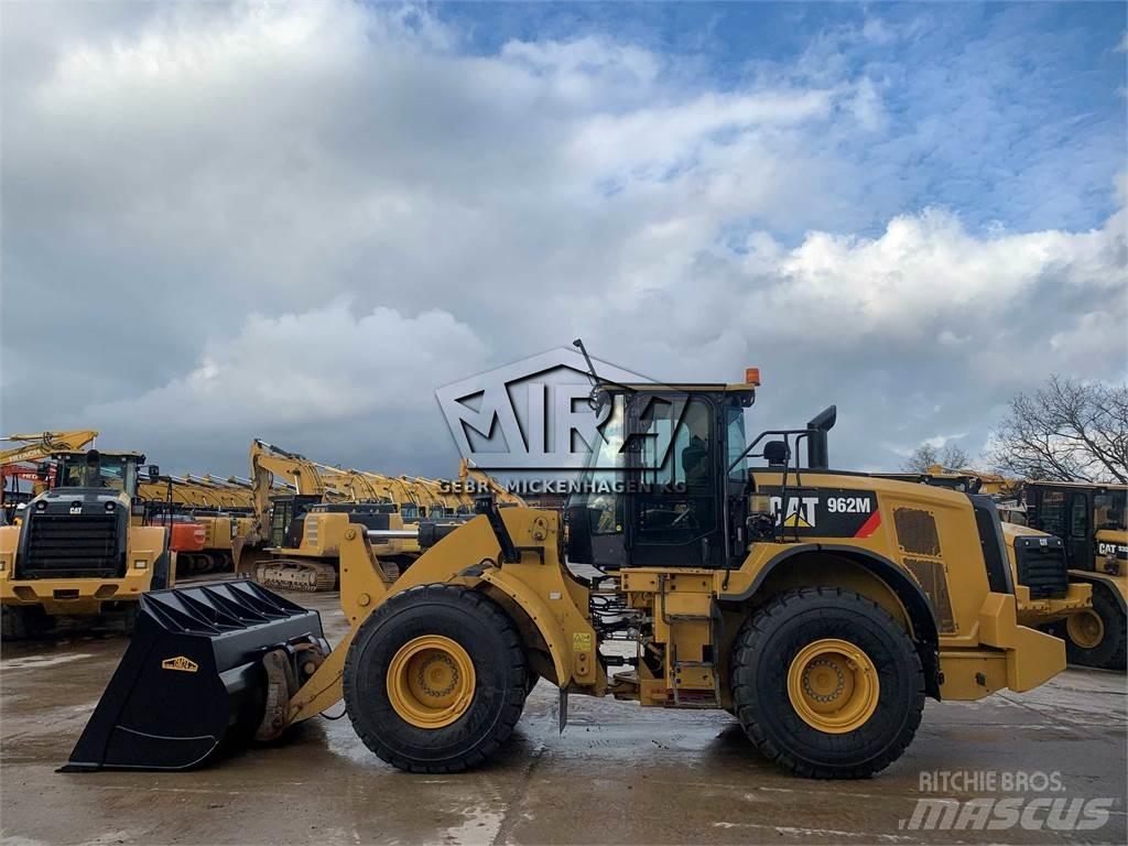 CAT 962M Iekrāvēji uz riteņiem