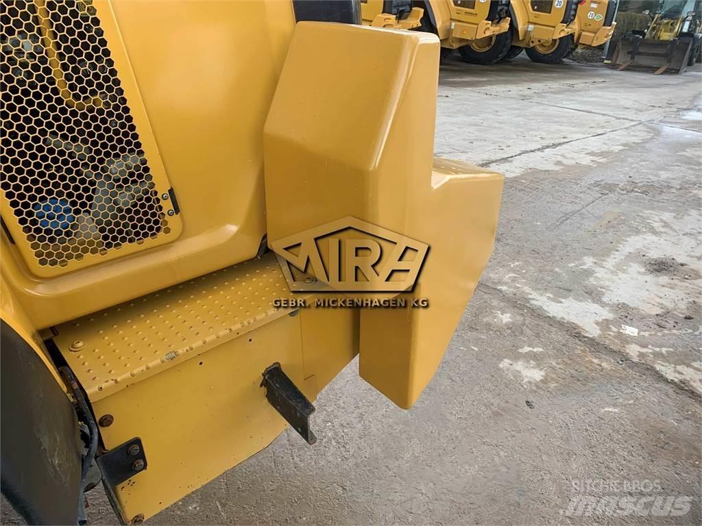 CAT 962M Iekrāvēji uz riteņiem