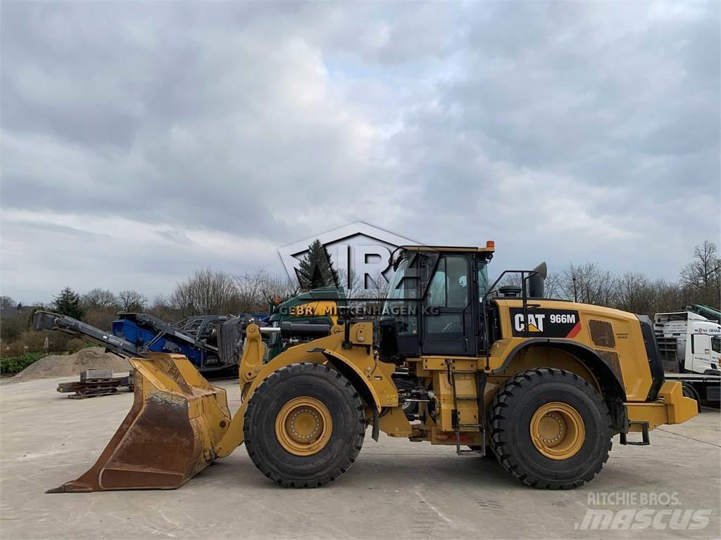 CAT 966M Iekrāvēji uz riteņiem