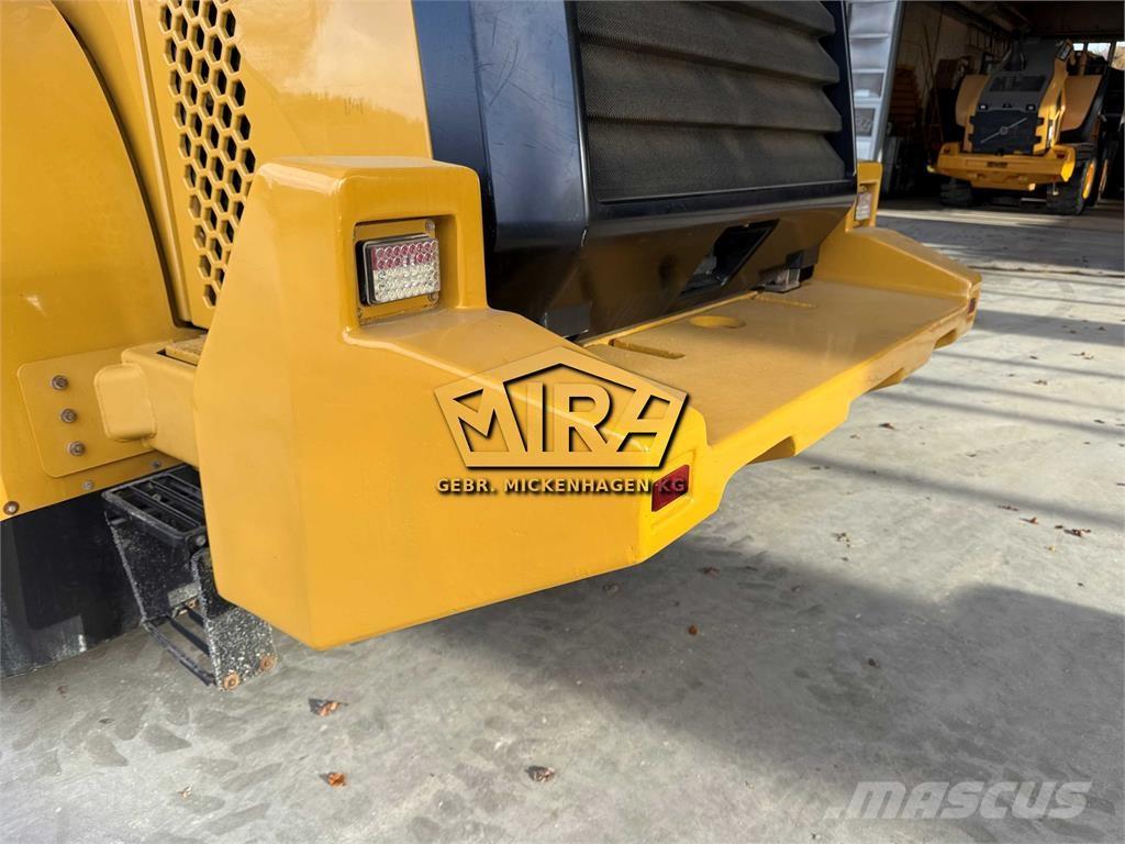 CAT 972K Iekrāvēji uz riteņiem