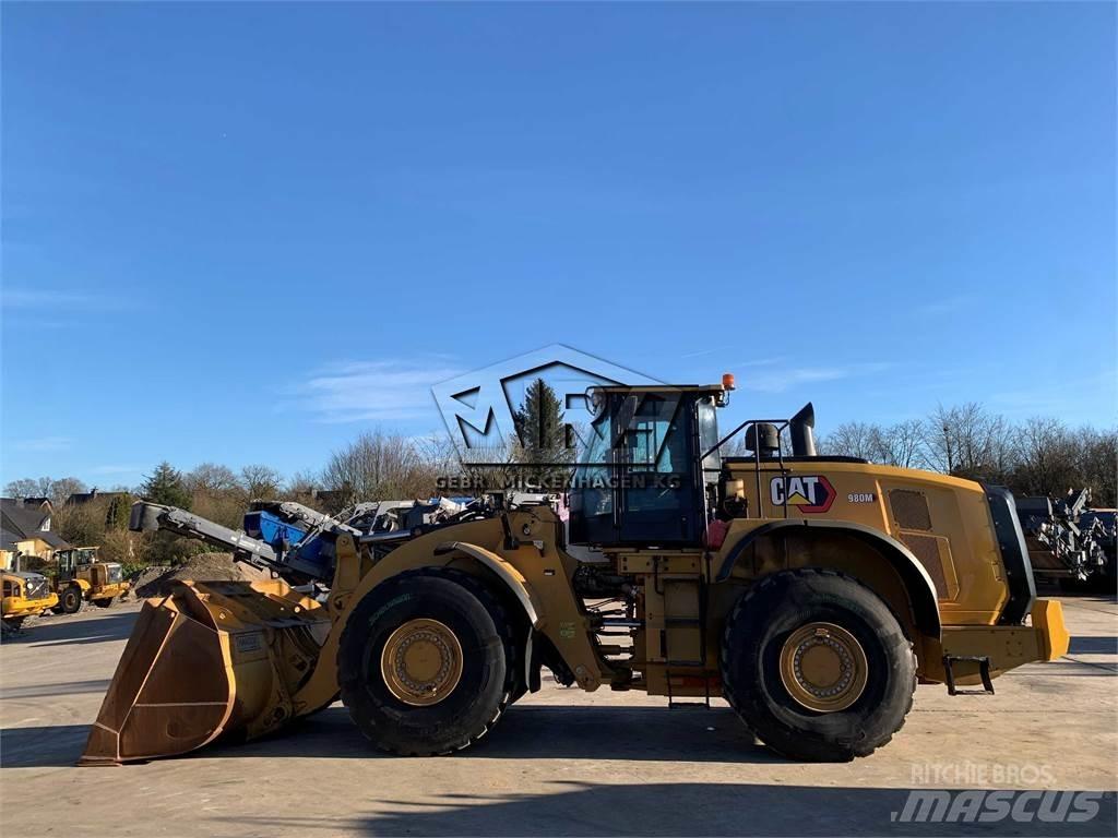 CAT 980M Iekrāvēji uz riteņiem
