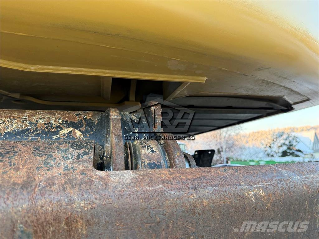 CAT M 316 D Ekskavatori uz riteņiem