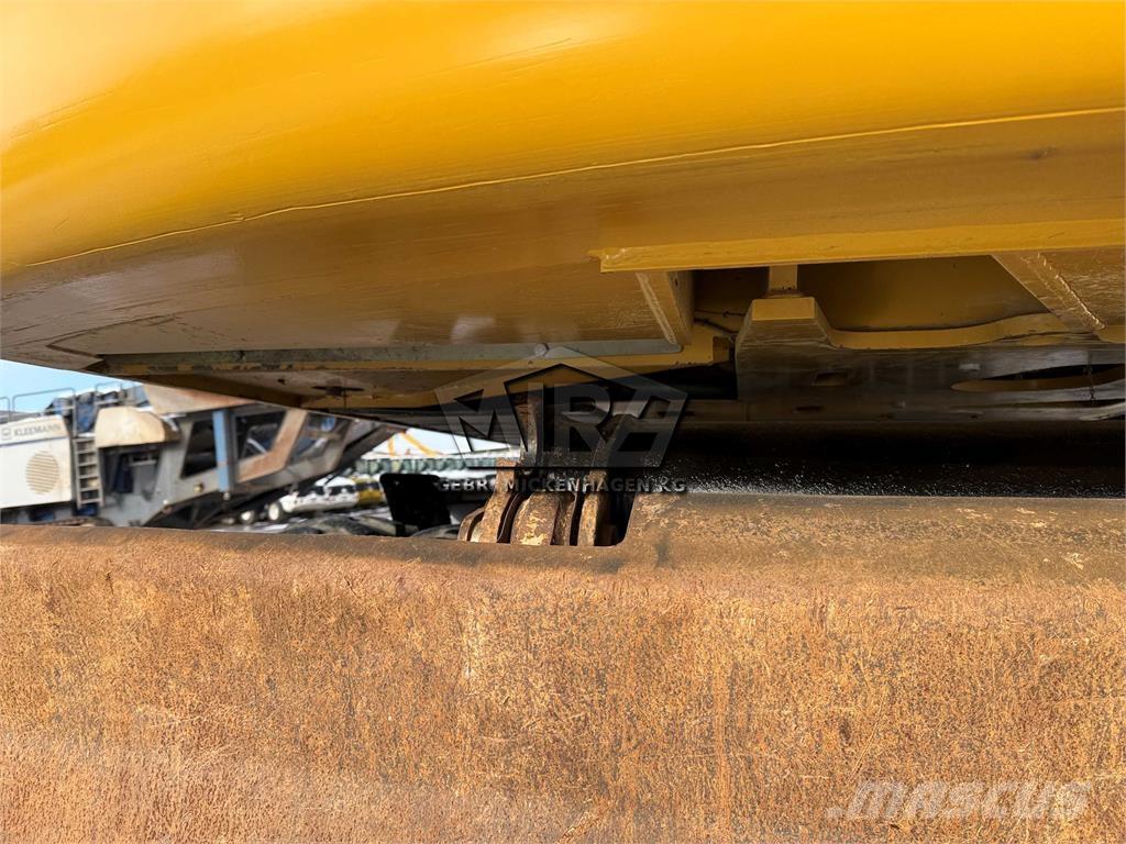 CAT M 318 D Ekskavatori uz riteņiem