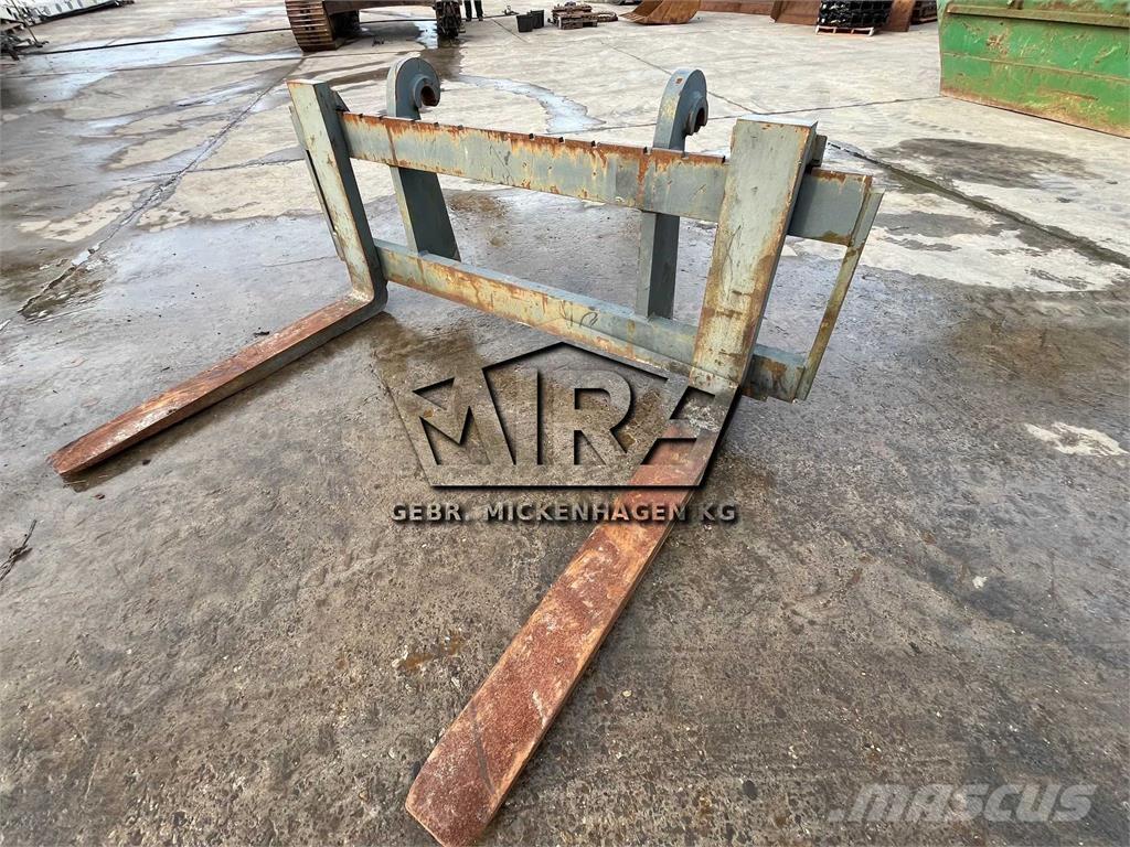 Volvo SW / L90 Dakšas