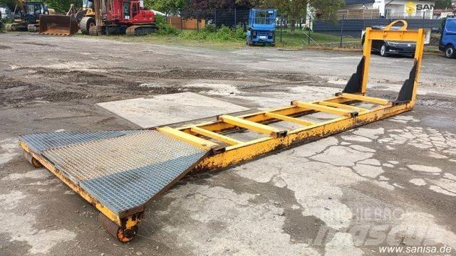  Abrollfahrgetsell Treileri ar āķi