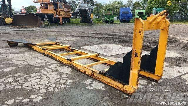  Abrollfahrgetsell Treileri ar āķi