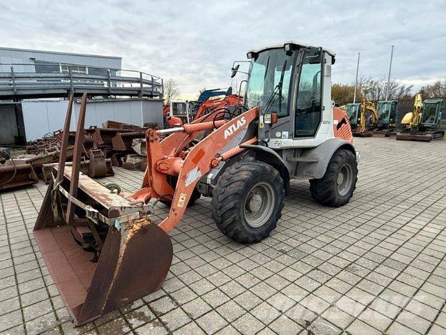 Atlas AR80 Iekrāvēji uz riteņiem