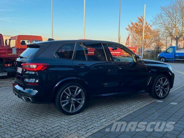 BMW X5 M50 d Vieglais kravas automobilis/izkraušana no sāniem