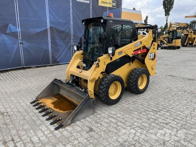 CAT 242D3 Būvniecība- Citi