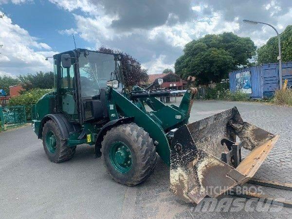 CAT 906 M Iekrāvēji uz riteņiem