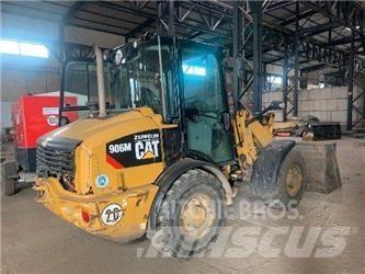 CAT 906M Iekrāvēji uz riteņiem