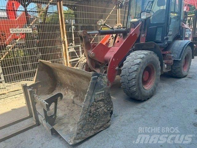 CAT 908 M Iekrāvēji uz riteņiem