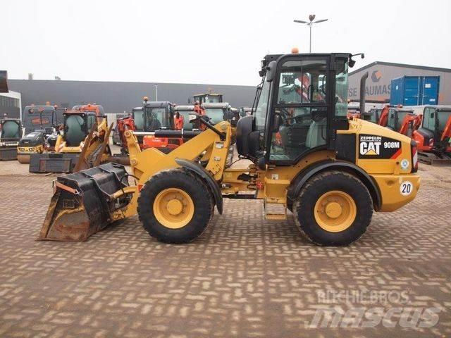 CAT 908M / 35 km/h Iekrāvēji uz riteņiem