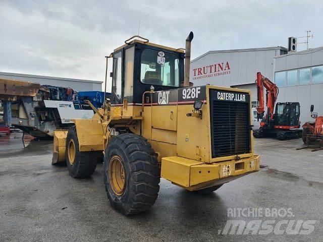 CAT 928F Iekrāvēji uz riteņiem