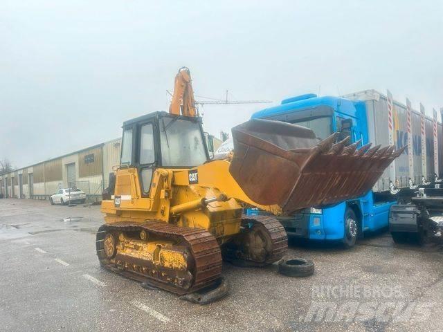 CAT 953 Kāpurķēžu buldozeri