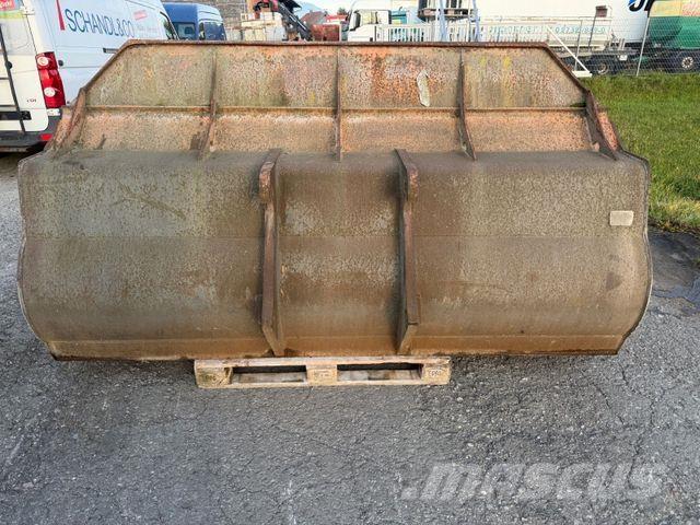  DIV. SCHAUFEL Iekrāvēji uz riteņiem