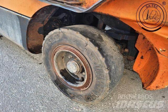 Doosan D35C-5 Tehnika ar dīzeļa dzinēju