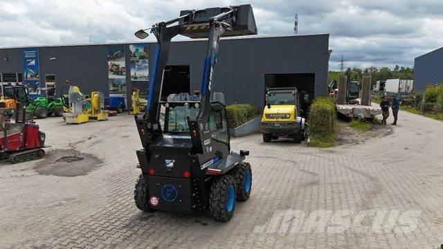  ELISE 700 Iekrāvēji uz riteņiem