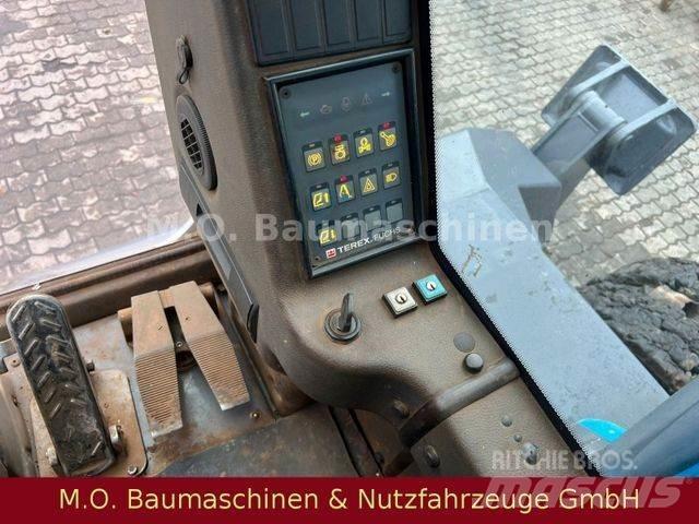 Fuchs MHL 350 Ekskavatori uz riteņiem