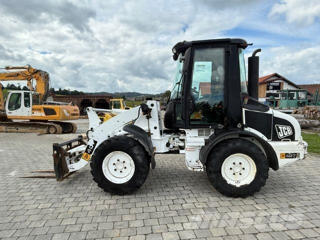 JCB 407 Iekrāvēji uz riteņiem