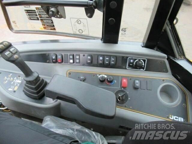 JCB TM220 Agri Iekrāvēji uz riteņiem