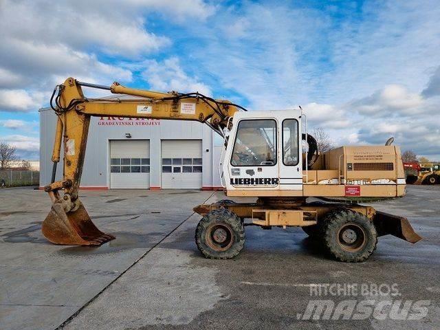 Liebherr A912 Ekskavatori uz riteņiem