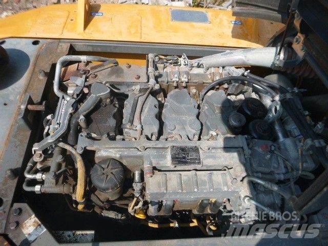 Liebherr R924 LC Kāpurķēžu ekskavatori