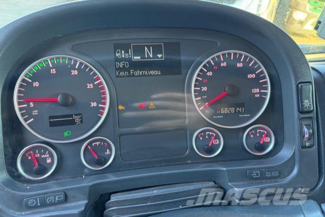 MAN TGA 26.440 6x2 Tents