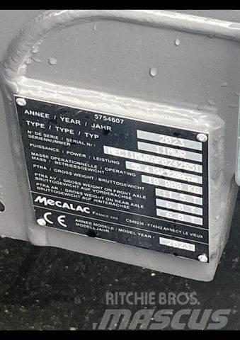 Mecalac 11 MWR Ekskavatori uz riteņiem