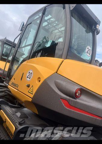 Mecalac 11 MWR Ekskavatori uz riteņiem