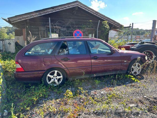 Mercedes-Benz 200 Automašīnas