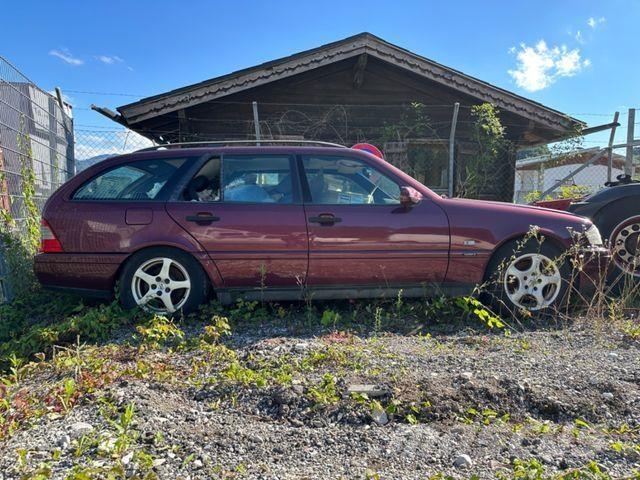 Mercedes-Benz 200 Automašīnas