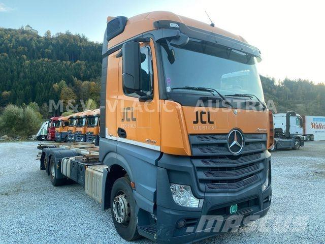 Mercedes-Benz 2542 Šasija ar kabīni