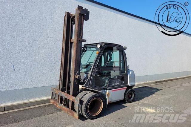 Nissan YG1D2A320 Tehnika ar dīzeļa dzinēju