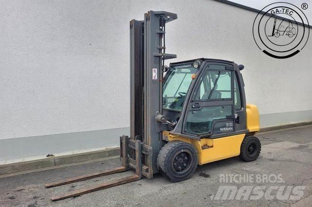 Nissan YG1D2A320 Tehnika ar dīzeļa dzinēju
