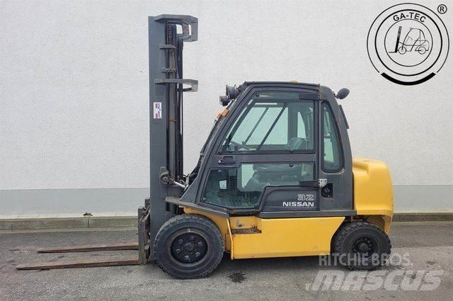 Nissan YG1D2A320 Tehnika ar dīzeļa dzinēju