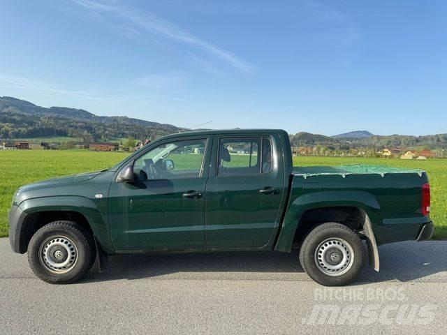 Volkswagen Amarok Vieglais kravas automobilis/izkraušana no sāniem