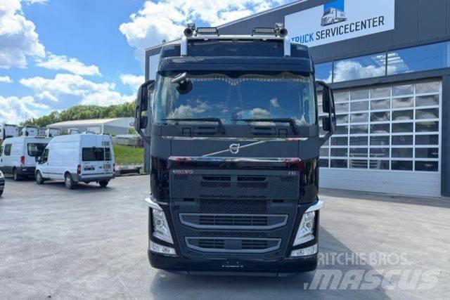 Volvo FH-540 6x2 Tents