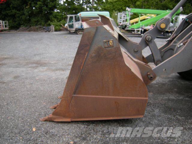 Volvo L 120 E Iekrāvēji uz riteņiem