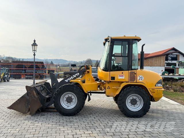 Volvo L 30 B Iekrāvēji uz riteņiem