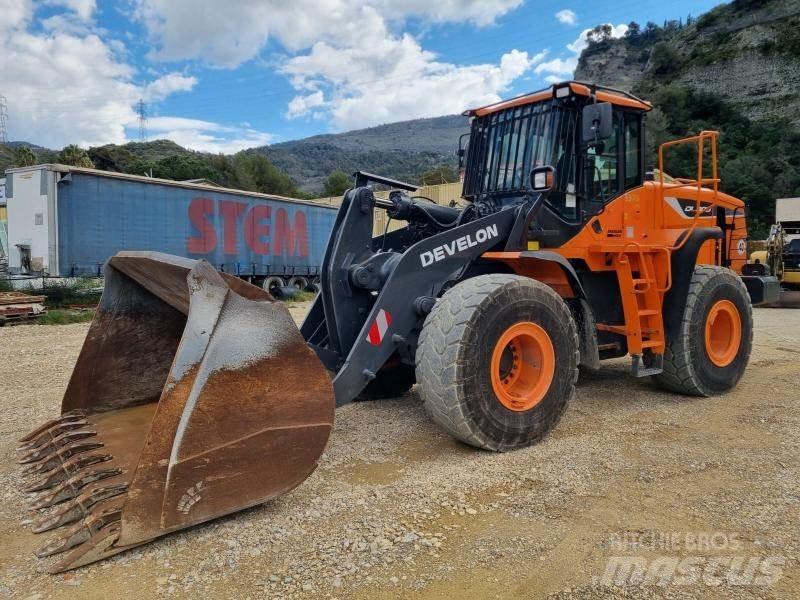Doosan DL300 Iekrāvēji uz riteņiem